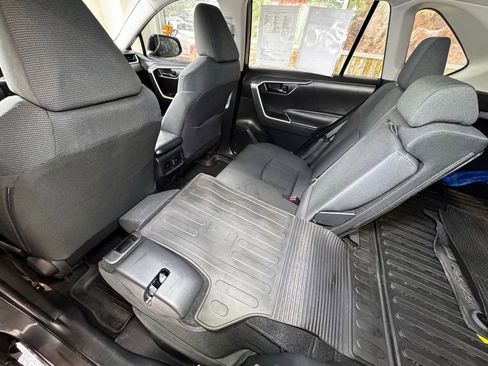 Used 2024 Toyota RAV4 LE AWD/4WD image 40