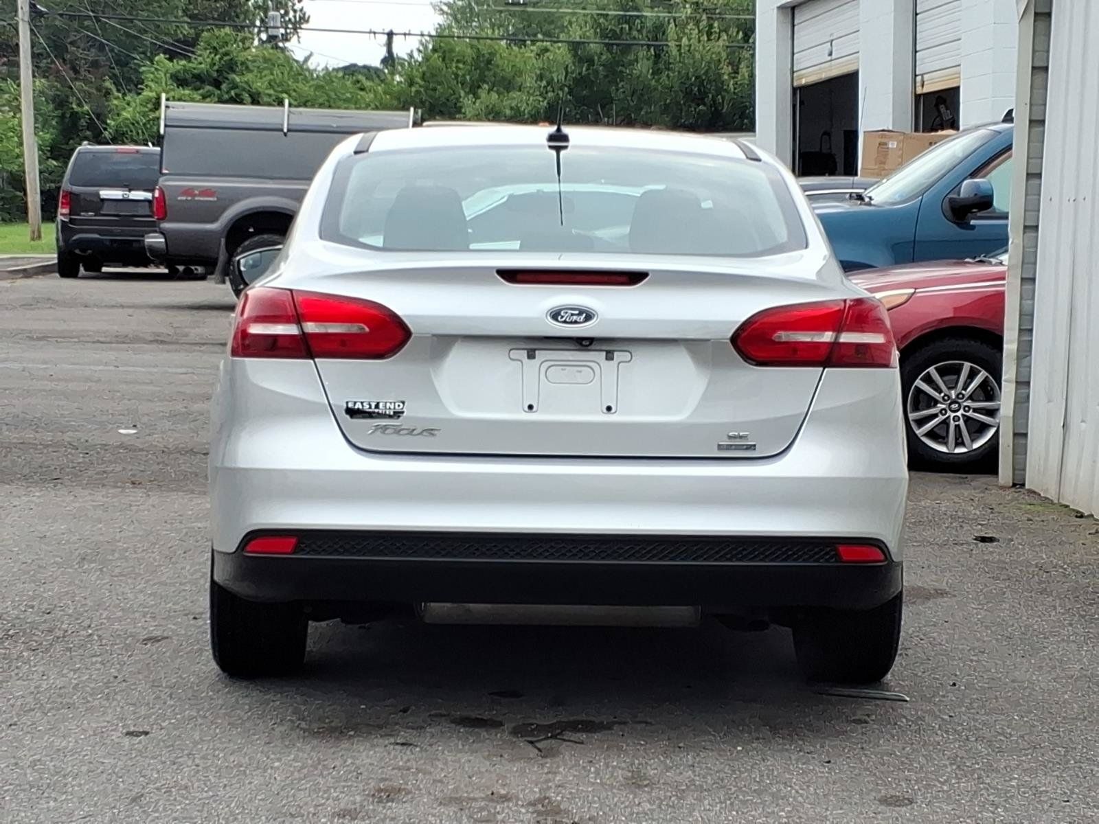 Used 2018 Ford Focus SE FWD image 4