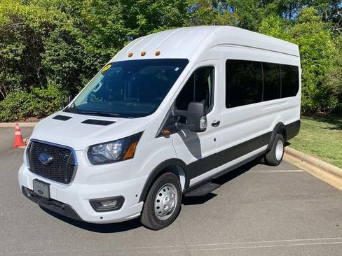Used 2025 Ford Transit 350 XLT RWD image 3