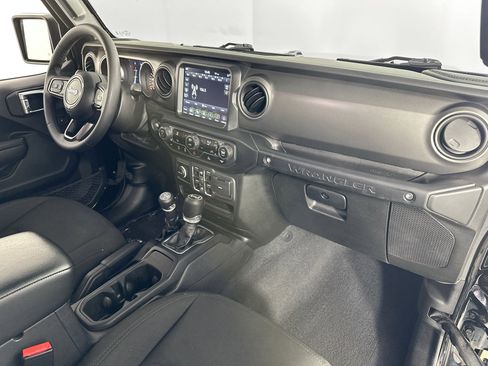 Used 2023 Jeep Wrangler Willys image 27