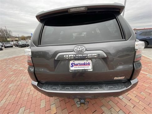 Used 2022 Toyota 4Runner SR5 image 31
