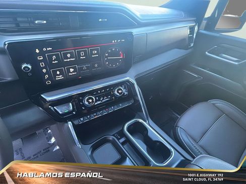 Used 2025 GMC Sierra 2500 Denali image 24