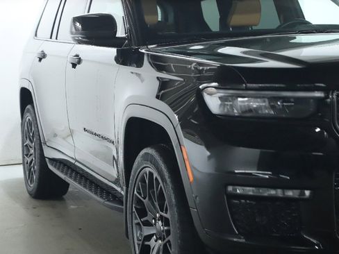 Used 2025 Jeep Grand Cherokee L Summit w/ Advanced Protech Group IV AWD/4WD image 8