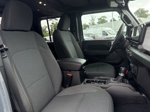 New 2025 Jeep Gladiator Sport image 12