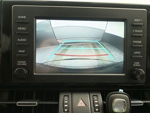 Used 2019 Toyota RAV4 XLE Premium FWD image 18