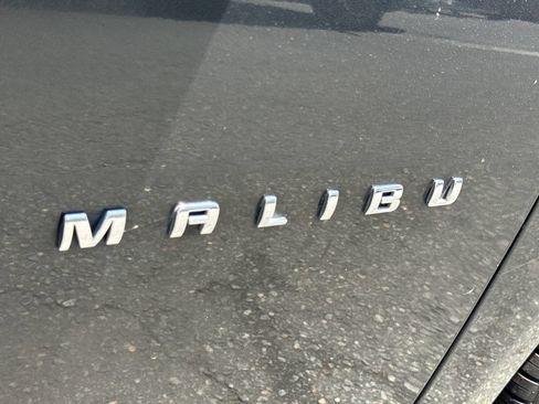 Used 2018 Chevrolet Malibu Premier w/ Premier Sun and Wheel Package FWD image 8