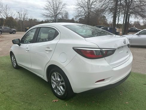 Used 2018 Toyota Yaris iA image 5