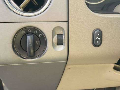 Used 2004 Ford F150 Lariat image 18