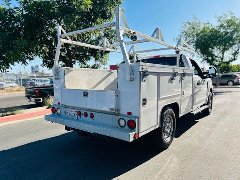 Used 2018 Ford F250 XL w/ Power Equipment Group RWD image 4
