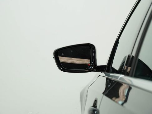 Used 2024 BMW 330i Sedan w/ Convenience Package RWD image 14