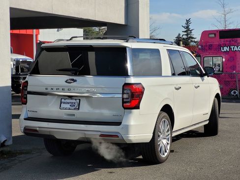 New 2024 Ford Expedition Max Platinum RWD image 34