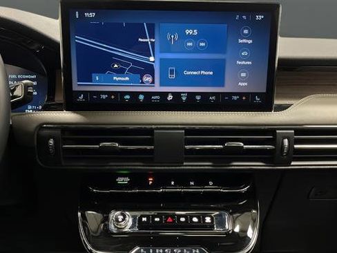 Used 2025 Lincoln Corsair Grand Touring image 13