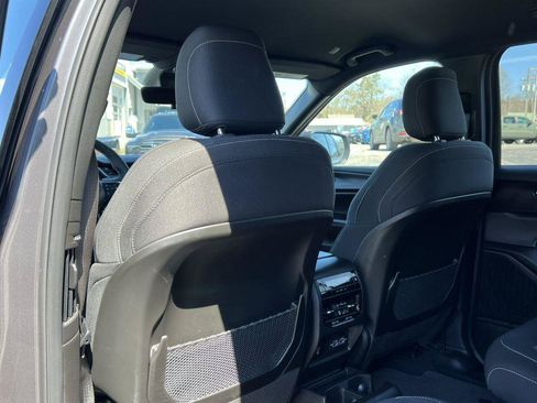 Used 2025 Jeep Grand Cherokee L Laredo w/ Luxury Tech Group I AWD/4WD image 30