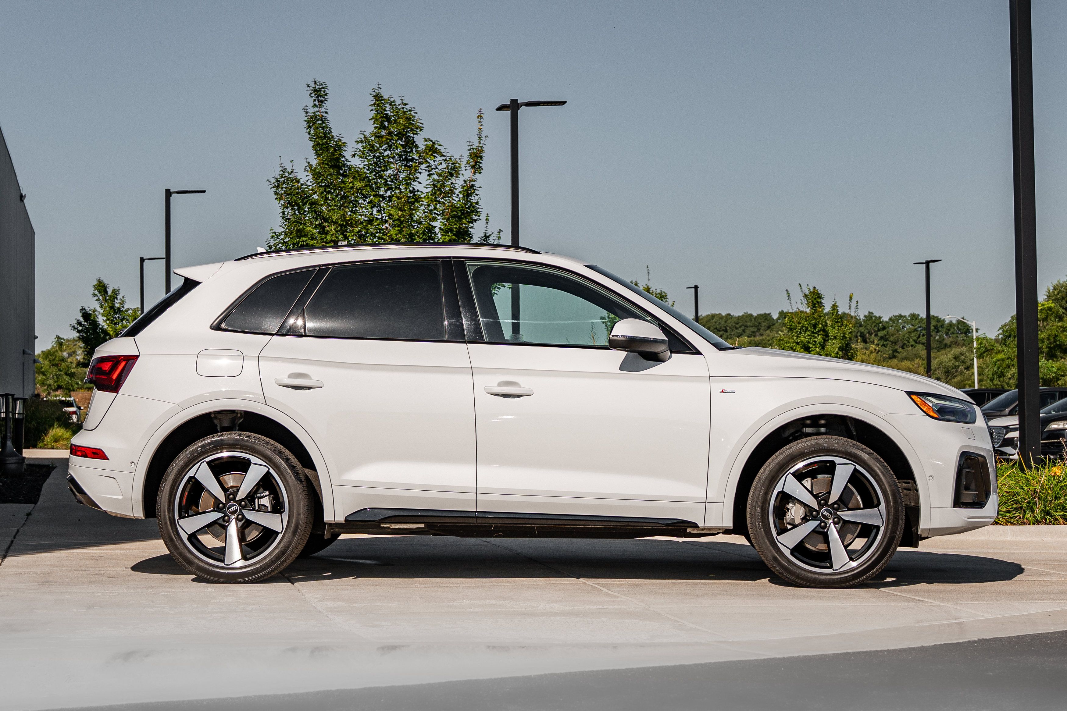 Certified 2023 Audi Q5 2.0T Prestige w/ Prestige Package AWD/4WD image 3