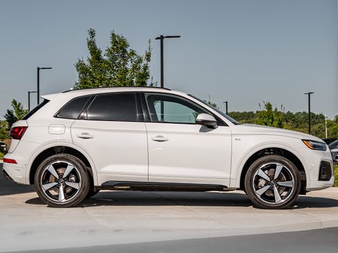 Certified 2023 Audi Q5 2.0T Prestige w/ Prestige Package AWD/4WD image 3