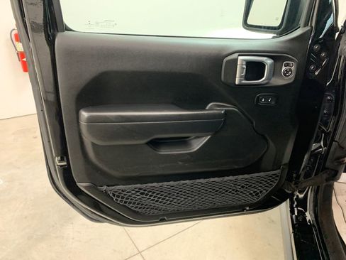 Used 2023 Jeep Wrangler Willys image 5