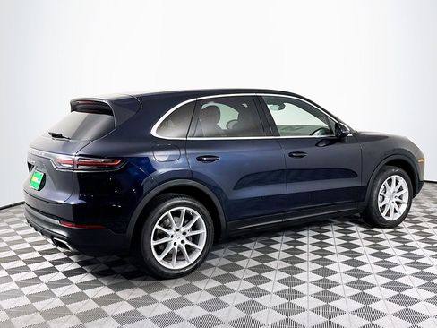 Used 2021 Porsche Cayenne w/ Driver Memory Package image 10