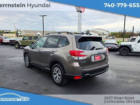 Used 2024 Subaru Forester Premium AWD/4WD image 5