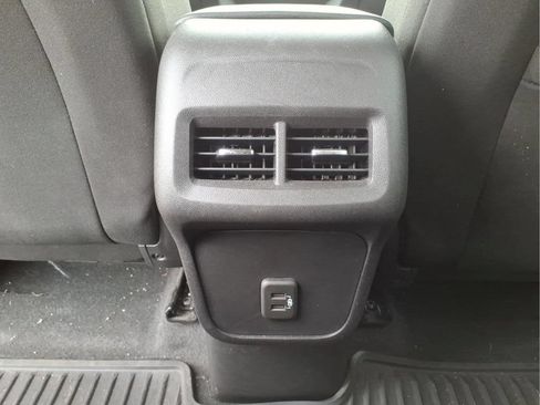 Used 2024 Chevrolet Equinox LT FWD image 28