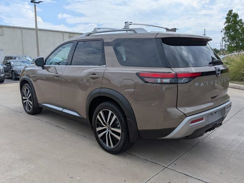 Used 2024 Nissan Pathfinder Platinum w/ Cargo Package AWD/4WD image 8