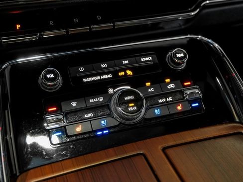 Used 2021 Lincoln Navigator Reserve image 26