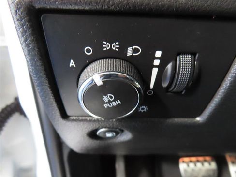 Used 2020 Jeep Grand Cherokee High Altitude image 19