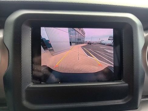 Used 2021 Jeep Gladiator Sport image 21