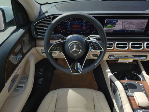 New 2026 Mercedes-Benz GLS 450 4MATIC image 19
