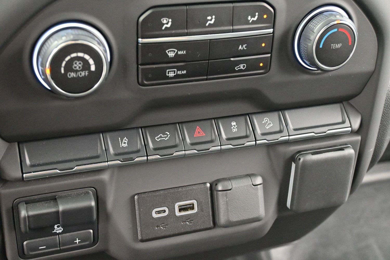 Used 2025 Chevrolet Silverado 2500 Custom w/ Custom Convenience Package AWD/4WD image 22