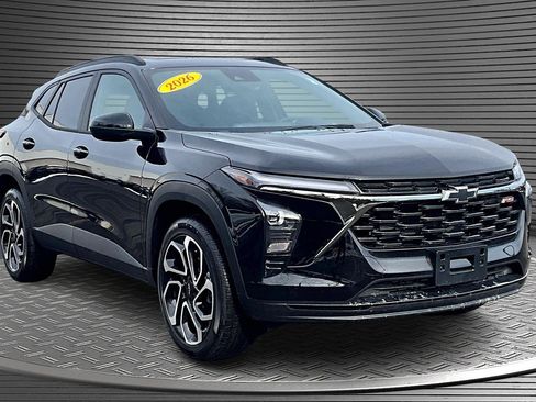 Used 2026 Chevrolet Trax RS w/ Sunroof Package image 1