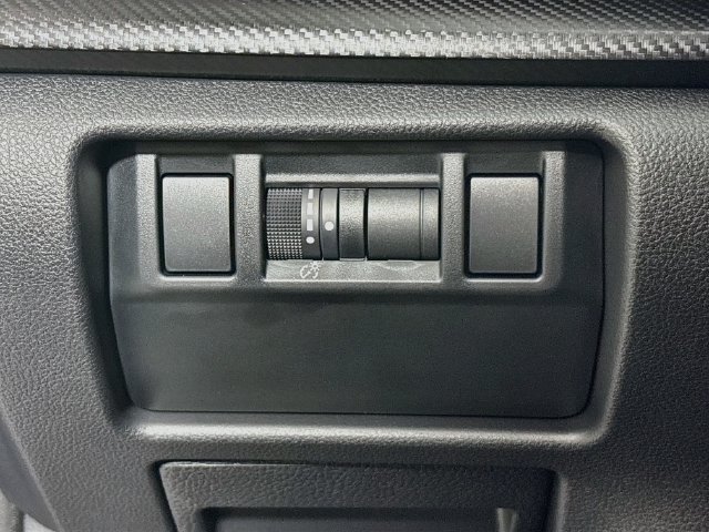 Certified 2025 Subaru Crosstrek 2.5i Premium AWD/4WD image 13