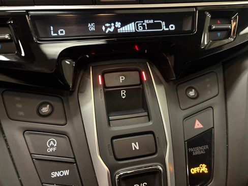 Used 2025 Honda Odyssey EX-L image 11