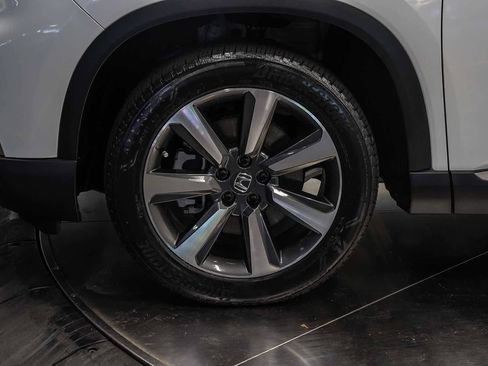 Used 2024 Honda Pilot Elite image 9