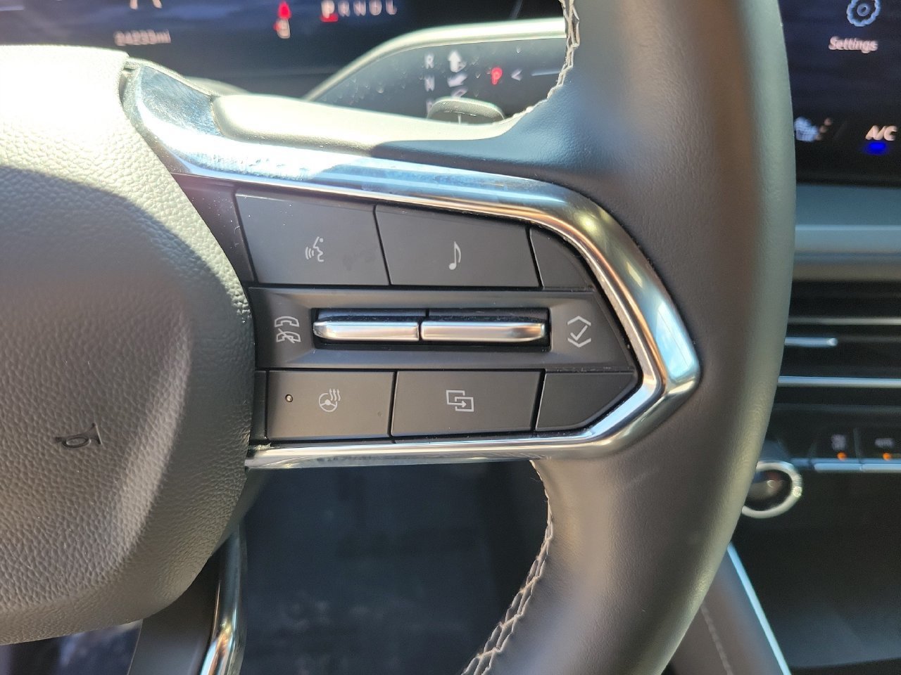 Certified 2026 Chevrolet Traverse LT w/ Driver Confidence Package FWD image 20