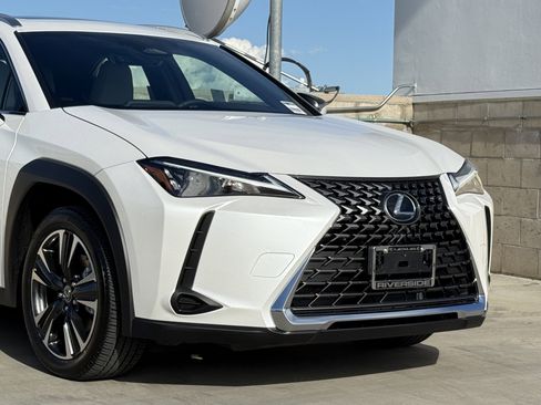 New 2025 Lexus UX 300h FWD image 3