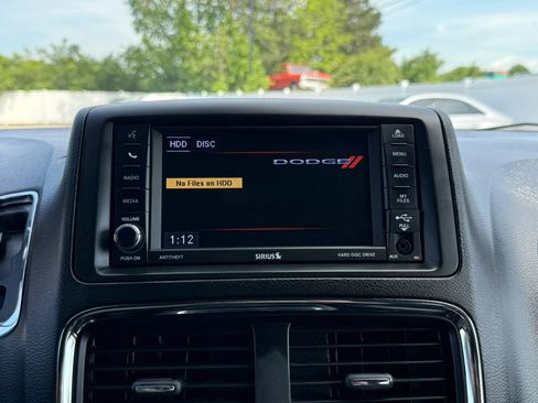 Used 2018 Dodge Grand Caravan SXT w/ Driver Convenience Group FWD image 33