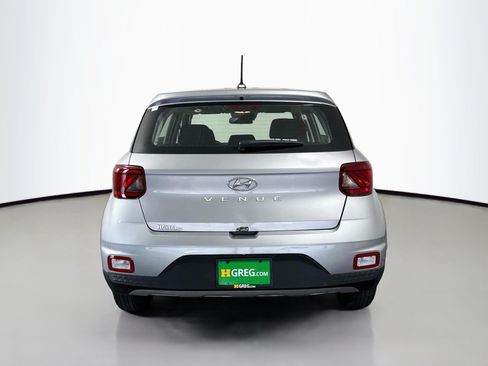 Used 2026 Hyundai Venue SE FWD image 8