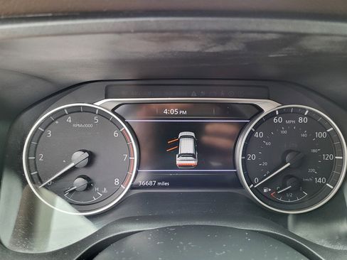 Used 2023 Nissan Rogue S AWD/4WD image 16