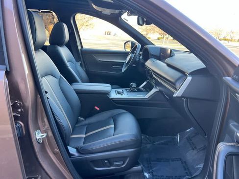 Certified 2025 MAZDA CX-70 Plug-In Hybrid w/ Premium Plus image 21