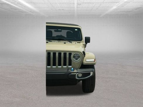 Used 2022 Jeep Wrangler Unlimited Sahara AWD/4WD image 44