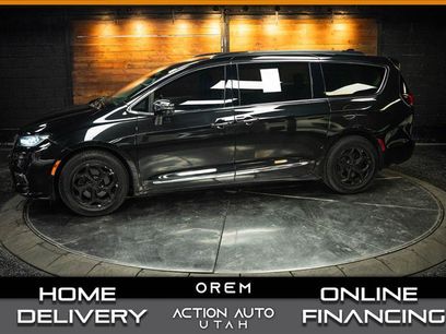 Used 2022 Chrysler Pacifica Limited