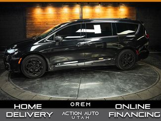 Used 2022 Chrysler Pacifica Limited FWD video 1