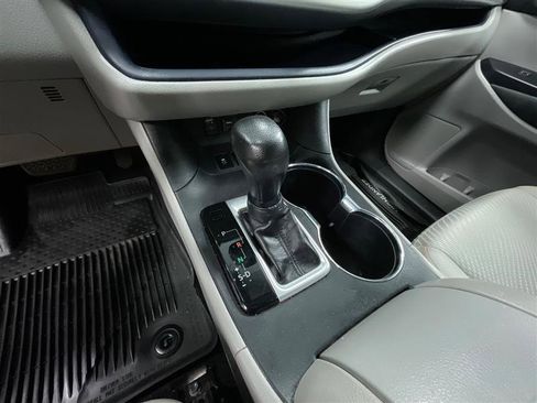 Used 2019 Toyota Highlander LE image 15