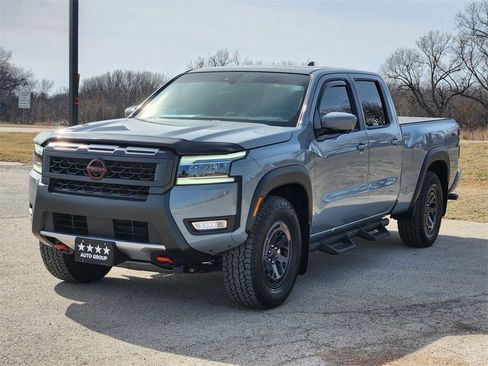 Used 2025 Nissan Frontier PRO-4X w/ Pro Premium Package image 3