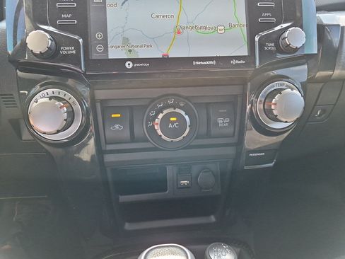 Used 2020 Toyota 4Runner TRD Off-Road AWD/4WD image 25