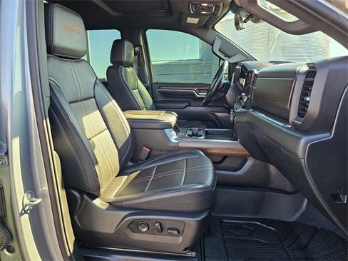 Used 2024 Chevrolet Silverado 3500 High Country w/ High Country Premium Package image 15