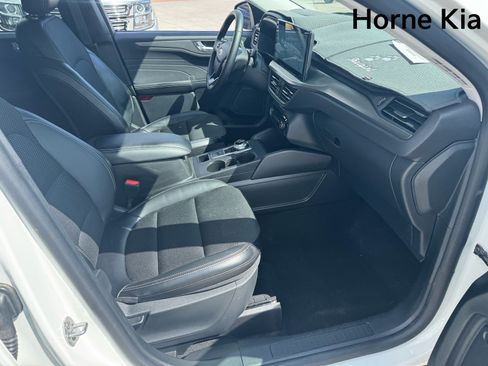 Used 2025 Ford Escape SE FWD image 27