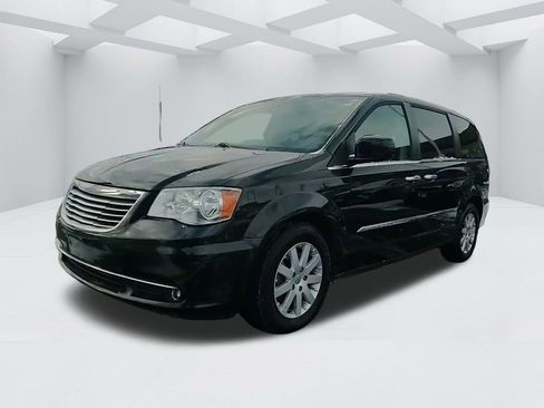 Used 2016 Chrysler Town & Country Touring w/ Driver Convenience Group image 1