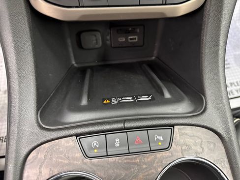 Used 2023 GMC Acadia Denali w/ Denali Ultimate Package image 43