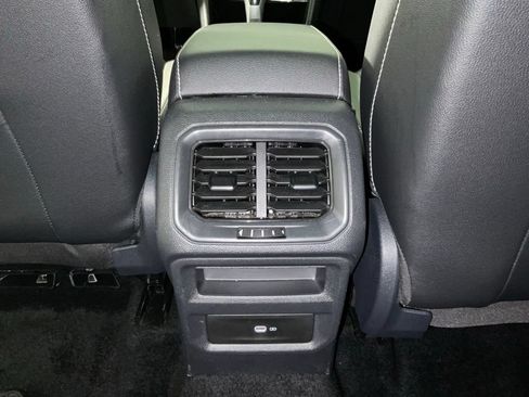 Used 2023 Volkswagen Taos SEL AWD/4WD image 18